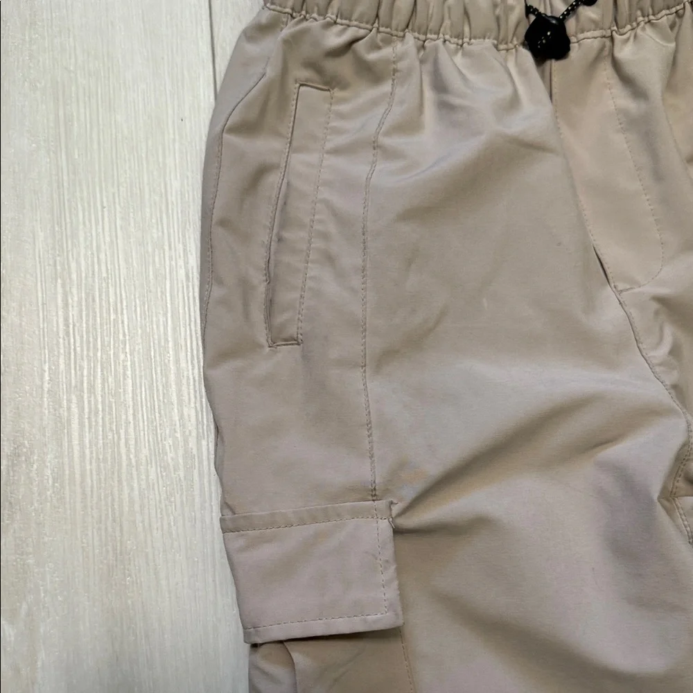 Zara Kid’s Beige Cargo Jogger Pants with Utility Pockets size 9  Inner Lining